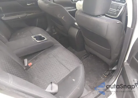 2016 Nissan Altima 2.5/2.5 S/2.5 Sl/2.5 Sr/2.5 Sv z USA, uszkodzony, nr VIN 1N4AL3AP4GC174421